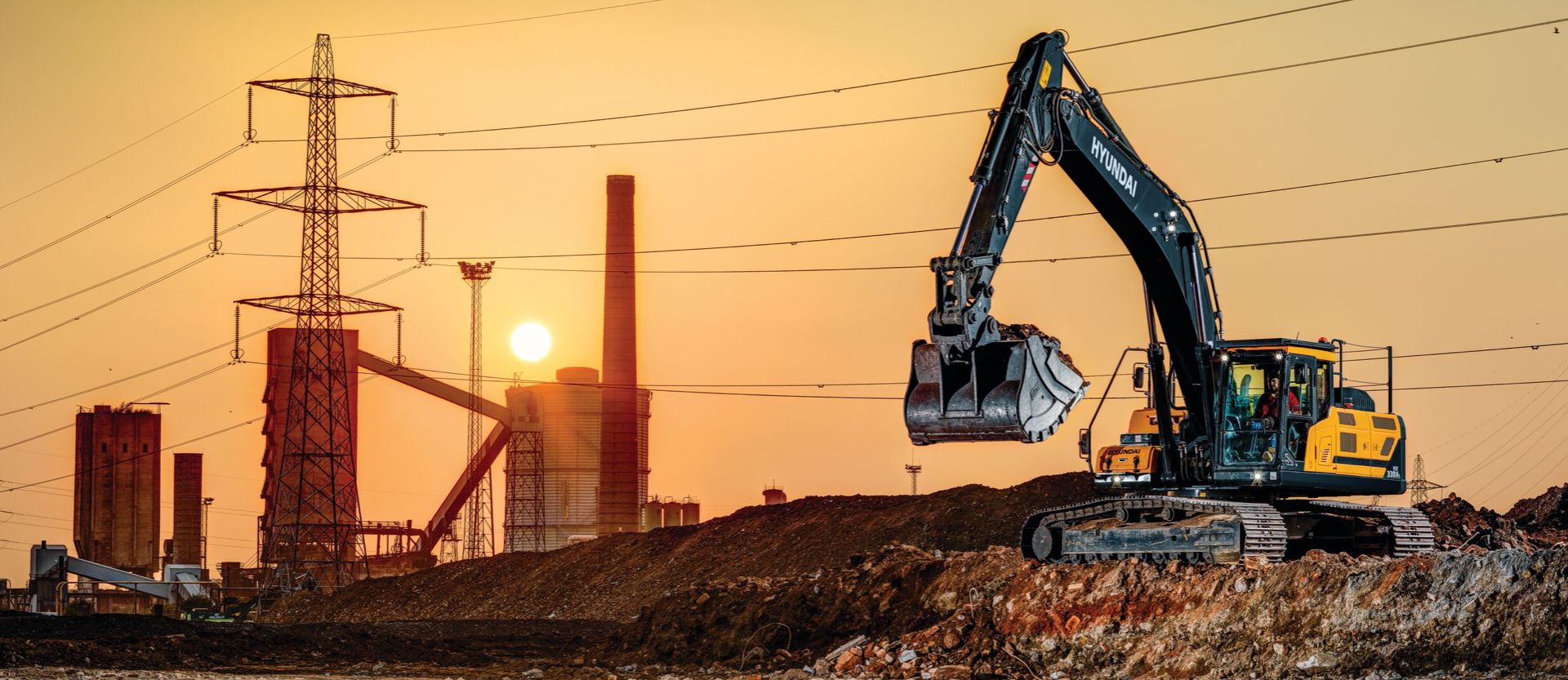HX330A L moving material on a large construction site