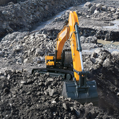 Hyundai HX430L Crawler excavator moving ore in the quarry