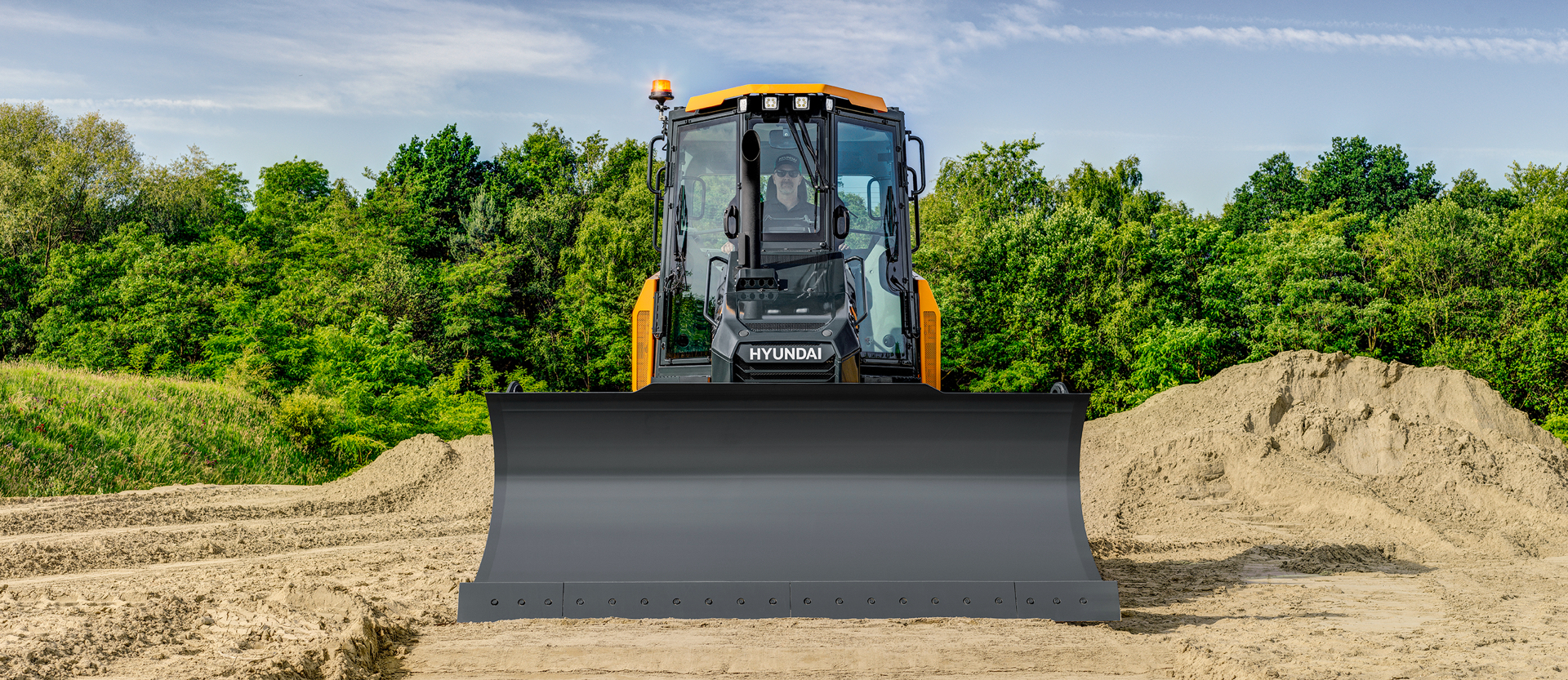 Hyundai HD130 Bulldozer Stationary on Sand