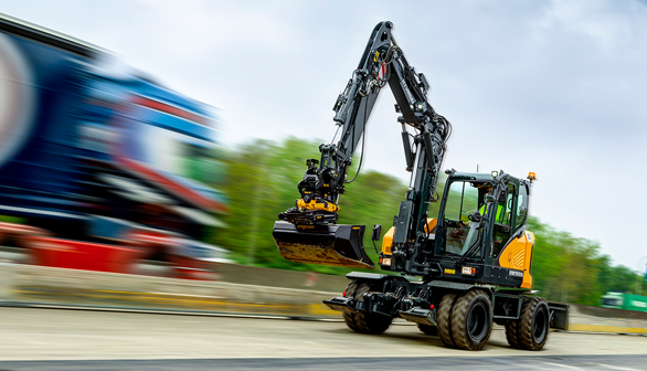 HW100 Hyundai Wheeled Excavator Road
