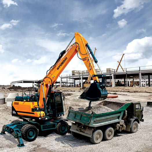 hw180-hyundai-wheeled-excavator-in-the-field