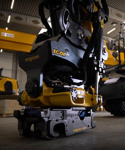 In de fabriek gemonteerde Engcon tiltrotator